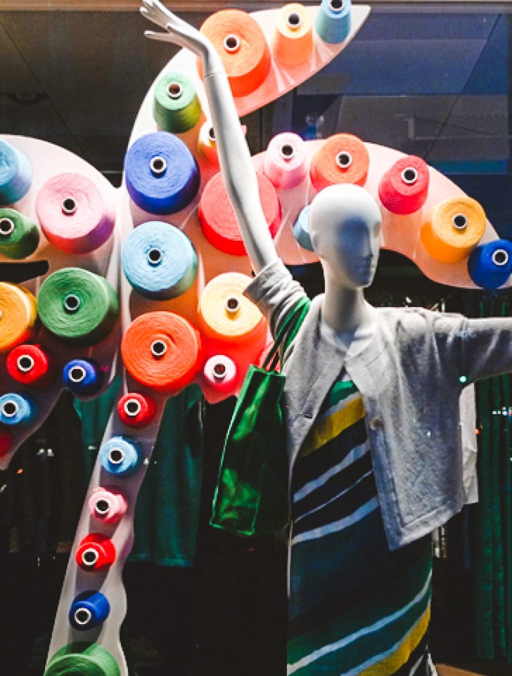 United-colors-of-Benetton-windows-Paris-2