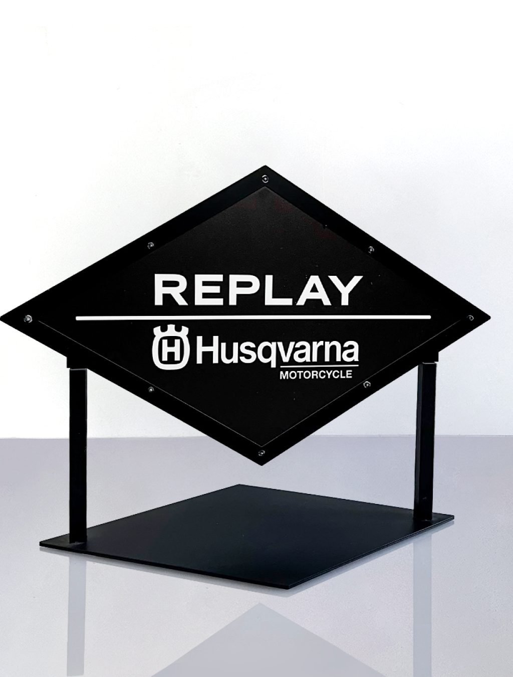 replay-husqvarna-def-1