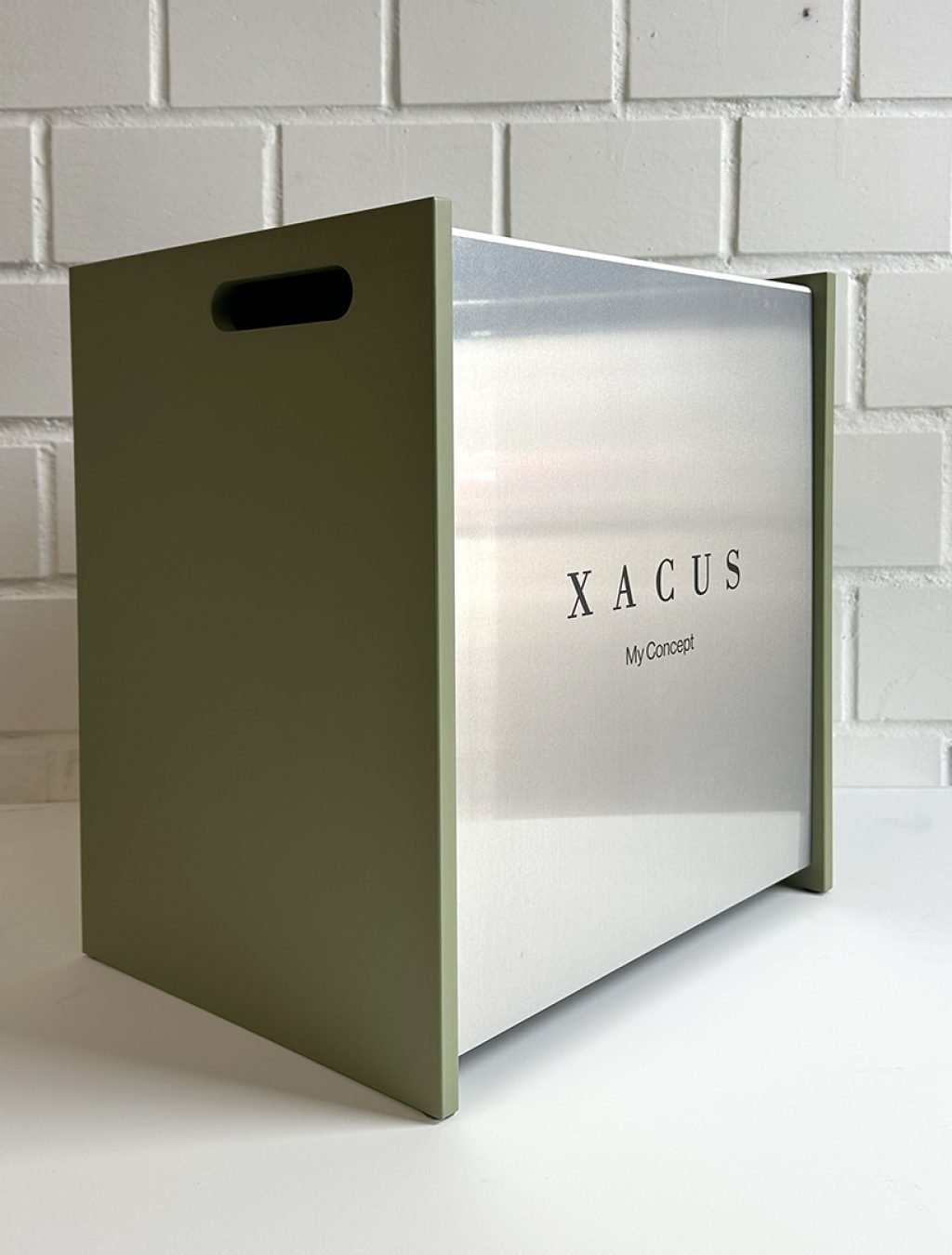 xacus-box1